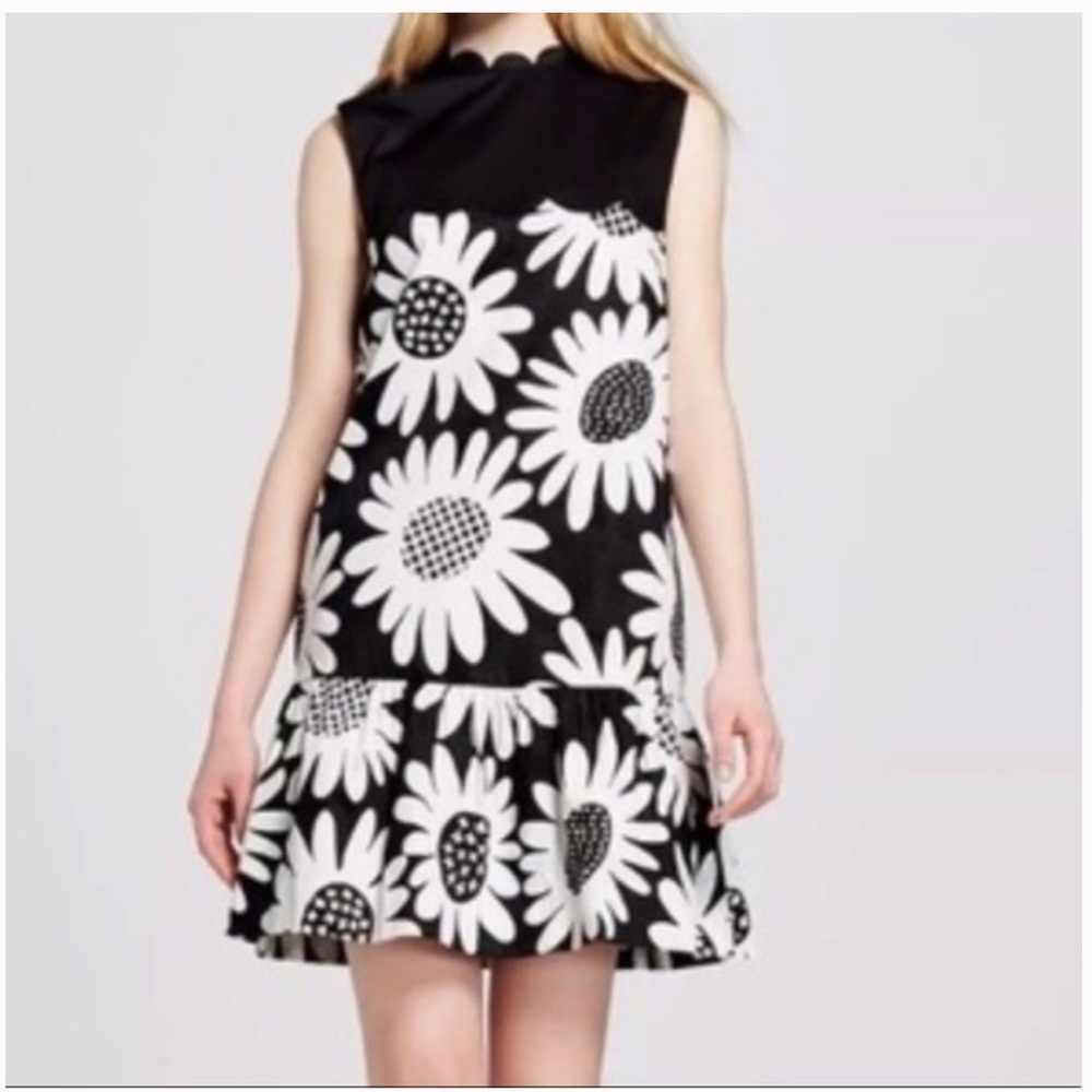 Victoria Beckham L target scalloped daisy dress - Picture 2 of 8